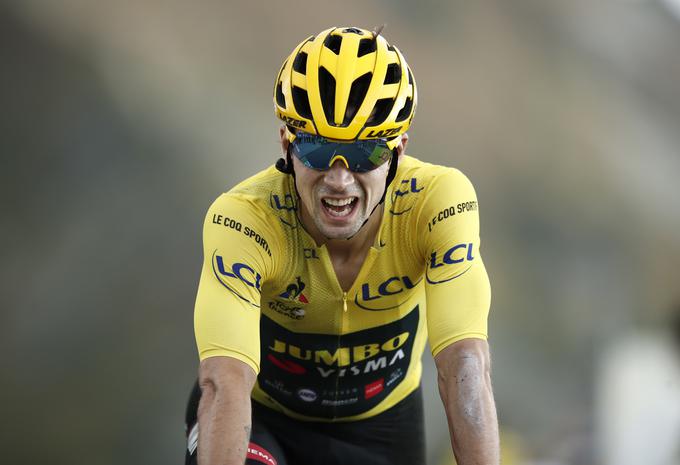 Verjel je v Rogliča, da bi lahko nekoč uspeh v kolesarstvu. | Foto: Reuters