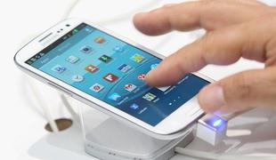 Samsung in Apple pobirata vso smetano
