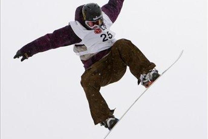 Petek četrti v akrobatskih skokih