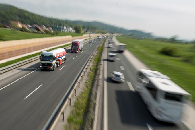 V času aprilske preventivne nacionalne akcije Hitrost je Agencija za varnost prometa v sodelovanju s Policijo in drugimi organizacijami opozarjala prehitre voznike naj upočasnijo hitrost vožnje, v letošnjem letu pa bo pripravila bo tudi preventivne dogodke na temo hitrosti, trije večji bodo potekali 17. maja v Novi Gorici, 7. junija v Kopru in 8. junija v Celju. | Foto: 
