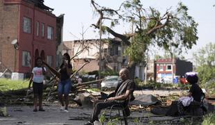 Silovito neurje s tornadi: umrlo najmanj 27 ljudi