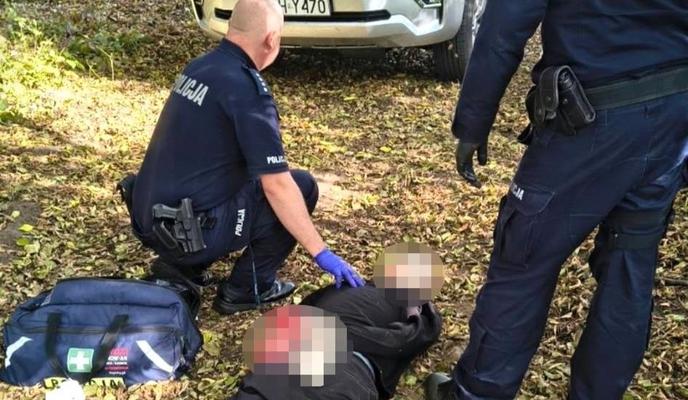 Napad z nožem blizu prestolnice: 19-letnik na srednji šoli ranil več ljudi