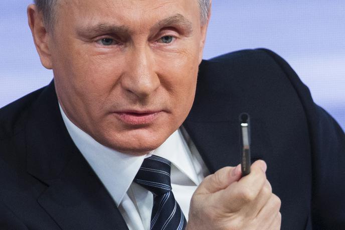 Vladimir Putin | Ruski predsednik Vladimir Putin je ta mesec na srečanju z novinarji kritiziral zahodno dobavo orožja dolgega dosega Ukrajini in posvaril pred posledicami.  | Foto Guliverimage
