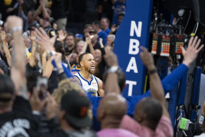Golden State Curry | Stephen Curry je bil z 32 točkami prvi strelec Golden Stata. Postal je prvi košarkar, ki je v zgodovini končnice lige NBA dosegel več kot 500 trojk. | Foto Reuters