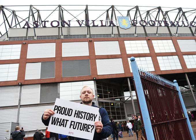 Navijače Aston Ville, sedemkratnega angleškega prvaka, skrbi prihodnost kluba z bogato zgodovino. | Foto: 