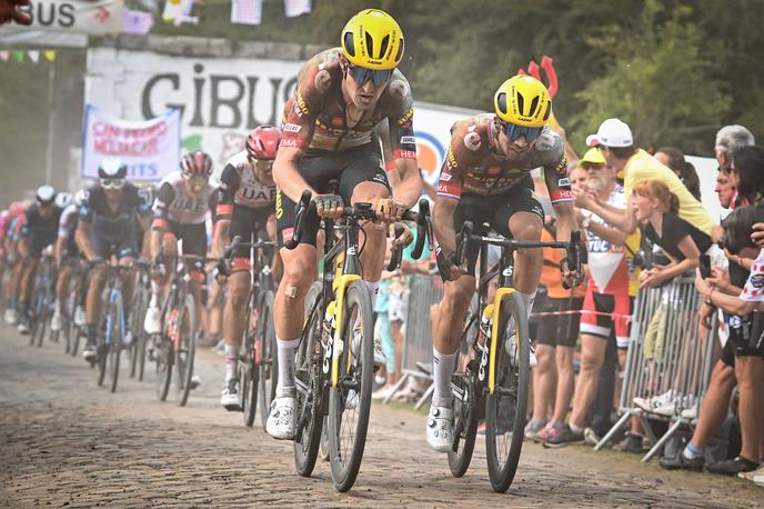 Tiesj Benoot Primož Roglič | Tiesj Benoot je letos stal ob strani Primožu Rogliču, Jonasu Vingegaardu in tudi Woutu van Aertu. | Foto Guliverimage