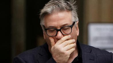 Igralec Alec Baldwin bo obtožen uboja