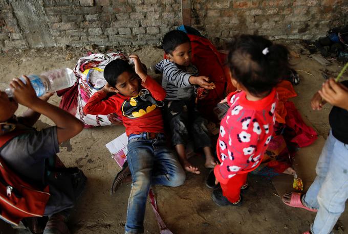 otroci Nepal koronavirus | Foto: Reuters