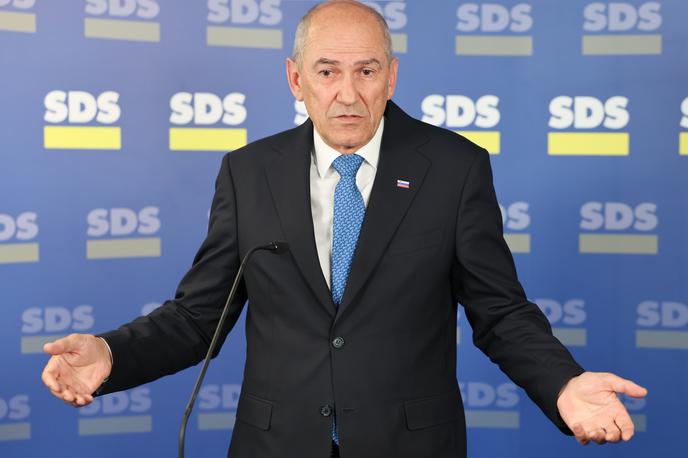 Referendum, sedež stranke SDS. Janez Janša | Predsednik SDS Janez Janša je znova odprl razpravo o financiranju nevladnih organizacij, ki v politični retoriki pogosto postanejo ideološka oznaka. | Foto Bojan Puhek