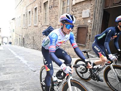 Zahteven dan za Rogliča, ki je po štirih etapah že med najboljšo trojko