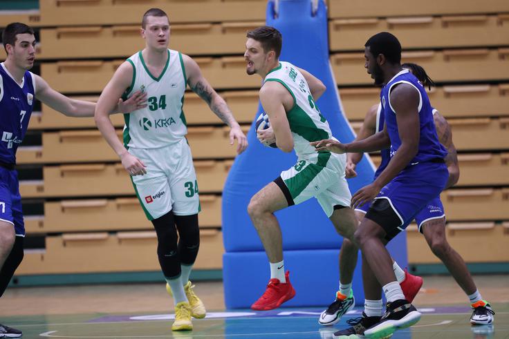 Krka je še naprej vodilna ekipa državnega prvnestva. | Foto: www.alesfevzer.com