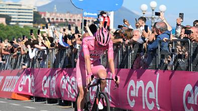 Tabor Visma | Lease a Bike hvaležen Tadeju Pogačarju