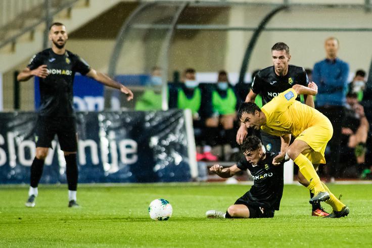 Domžale so bile v prvem polčasu bližje zadetku, a je ostalo pri 0:0. | Foto: Grega Valančič/Sportida