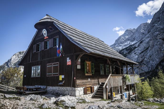 Češka koča na Spodnjih Ravneh - Naj visokogorska planinska koča 2024 | Navedli so, da je bil pohod vsebinsko in vzgojno primerno zasnovan za omenjeno starostno skupino. | Foto Bojan Puhek