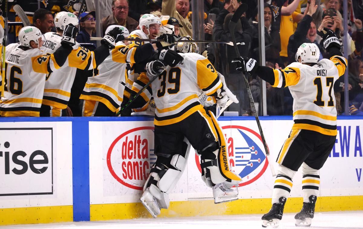 Alex Nedeljkovic | Alex Nedeljkovic je postal 16. vratar v zgodovini lige NHL, ki je zadel gol.  | Foto Reuters