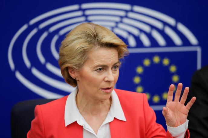 Ursula von der Leyen | Evropska komisija državam članicam EU predlaga vzpostavitev učinkovitih in združljivih aplikacij za sledenje stikom okuženih ter uporabo hitrih antigenskih testov. | Foto Reuters