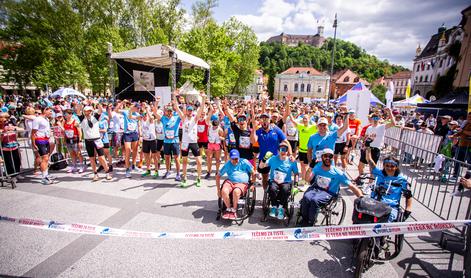 Teklo več kot 300 tisoč ljudi, zbrali 8,6 milijona evrov
