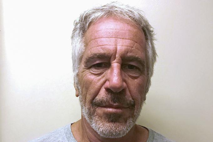 Jeffreyja Epsteina so aretirali lani in avgusta se je obesil v celici newyorškega zapora, potem ko mu je sodišče zavrnilo varščino. | Foto: Reuters