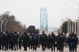 Kanadska policija razgnala protestnike na meji z ZDA