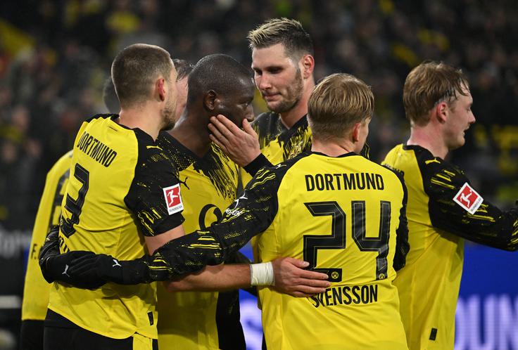 Borussia Dortmund je v petek kar s 4:0 ugnala Mainz. | Foto: Reuters