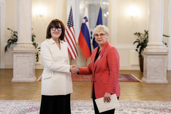Asel K. Roberts, Nataša Pirc Musar | Ameriški senat je poklicno diplomatko Asel K. Roberts na položaj veleposlanice ZDA v Sloveniji potrdil 19. maja, potem ko je marca s pozitivno oceno prestala zaslišanje v senatnem odboru. | Foto STA