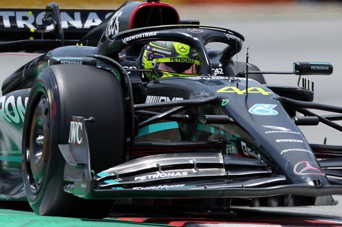 Lewis Hamilton se boji, da ob tako majhnih razlikah med ekipami, ne bo prišel med deseterico na kvalifikacijah. | Foto: Reuters