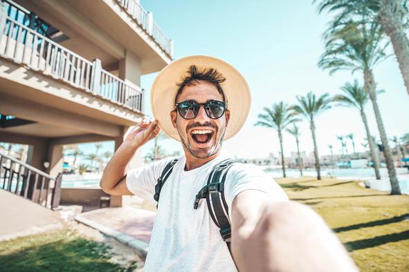 Podjetje, ki nudi prost dan za rojstni dan, sabatikal in dovoljuje pse v pisarni