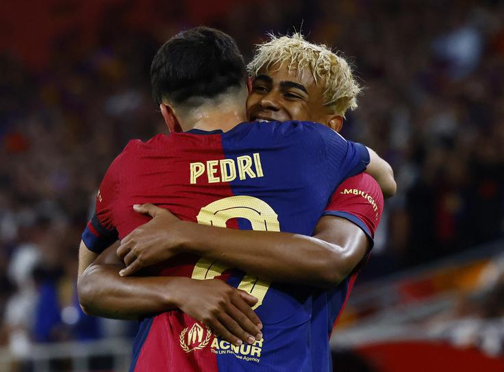 Pedri je v 28. minuti zadel za vodstvo Barcelone. | Foto: Reuters