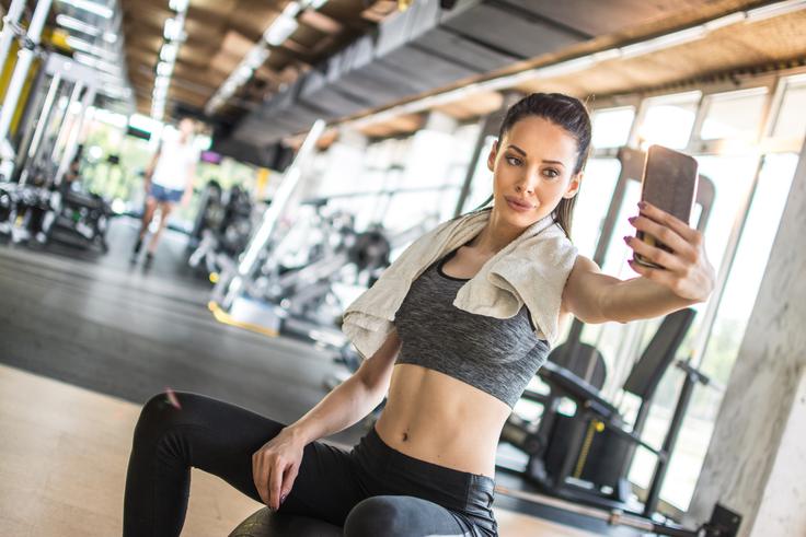 Iskanje #fitspiration bi moralo spodbujati k bolj zdravemu načinu življenja, in ne k samozaničevanju. | Foto: Getty Images