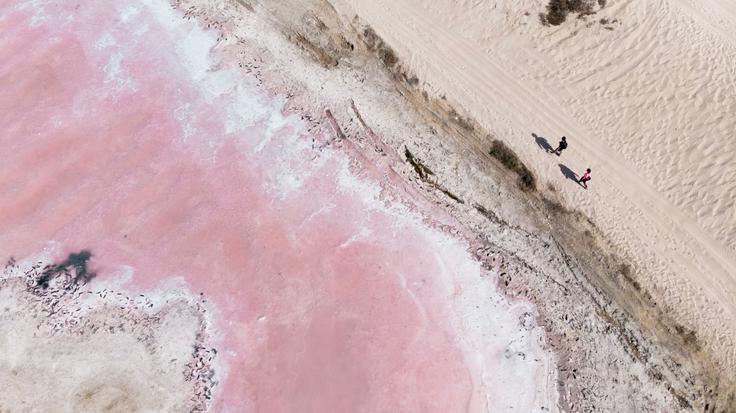 Rožnato jezero v emiratu Ras al Khaimah | Foto: Unsplash