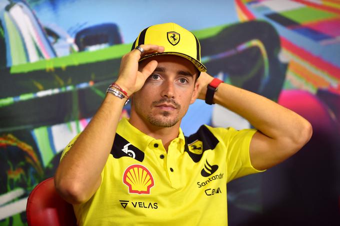 Leclerc se dirke boji. | Foto: Reuters