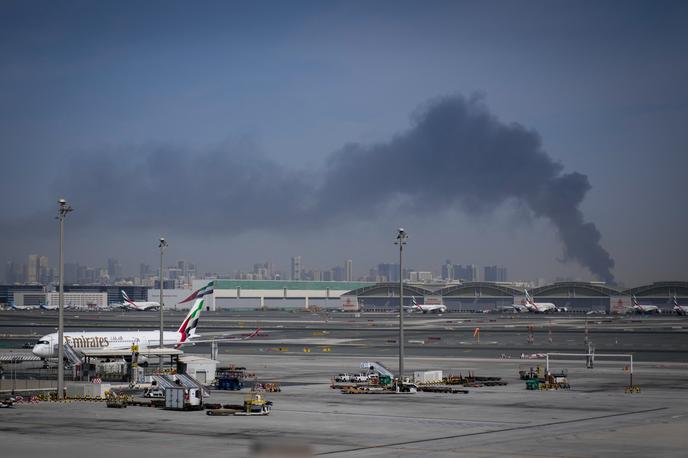 Dubaj, letališče |  Za zaprtje so se odločili, potem ko so nad letališčem danes prestregli več raket. | Foto Guliverimage