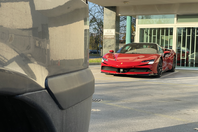 Tako je v Ljubljani zagrmel ferrari za 800 tisočakov #video