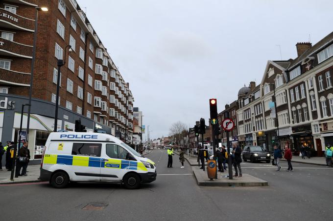 Londonska reševalna služba je sporočila, da je na kraj dogodka poslala več svojih enot.  | Foto: Reuters
