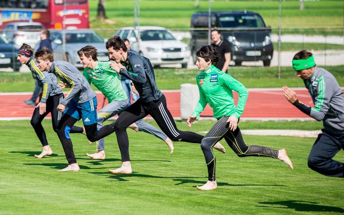 Slovenski skakalci na treningih delajo zavzeto. | Foto: 