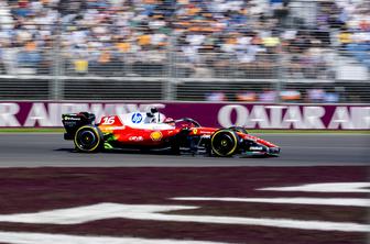 Oscar Piastri najhitrejši prvi dan nove sezone, nastop Aston Martina na dirki ogrožen