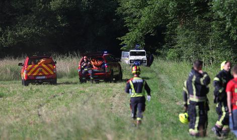 Pri Zagrebu strmoglavilo letalo: ena oseba umrla, štiri so poškodovane