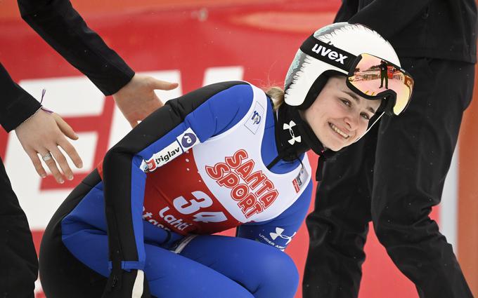 Nika Križnar je v kvalifikacijah s 123 metri poskrbela za najdaljši skok in končala na tretjem mestu, 0,9 točke za norveško zmagovalko.  | Foto: Guliverimage