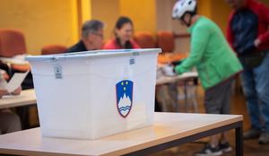 Še danes mogoče prijave za referendumsko glasovanje na voliščih omnia in na domu