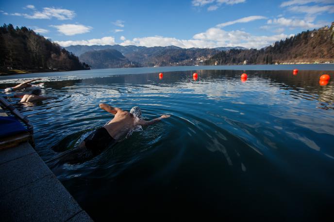 Bled zimsko plavanje rekreacija | Bled znova gosti svetovno prvenstvo v zimskem plavanju, prijavljenih je okoli tisoč pogumnežev. | Foto Grega Valančič/Sportida