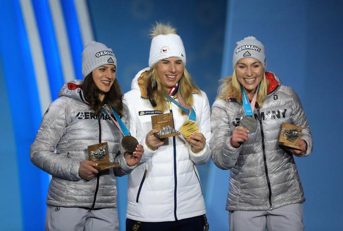 Po tednu dni so ji izročili še drugo zlato olimpijsko medaljo. | Foto: Getty Images