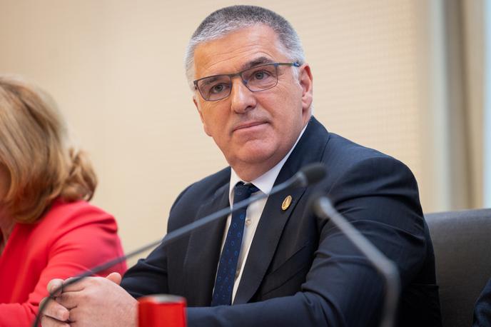 Marko Lotrič | V državnem svetu pod vodstvom Marka Lotriča na očitke odgovarjajo, da namen posveta ni sprejemanje odločitev, ampak dati prostor razmisleku. | Foto STA