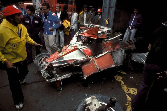 Ostanki Laudovega ferrarija po nesreči 1. avgusta leta 1976 | Foto: Reuters