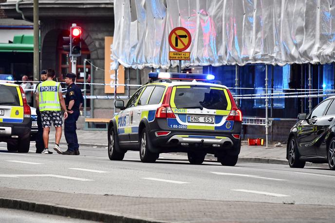 švedska policija | Napad je videlo več dijakov, tako da dvoma o tem, kdo je napadel, ni. Ni pa še jasno, kaj je fanta, rojenega leta 2005, privedlo do tega, da je vzel nož in napadel. | Foto Reuters