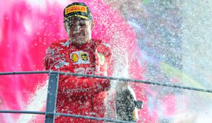Leclerc slavil tudi v Monzi, Ferrarijevi navijači noreli od veselja #video