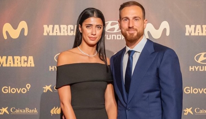 Jan Oblak in Olga Danilović sta postala starša