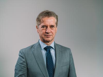Golob sporoča Janši: Taktika skrivanja tudi nazadnje ni delovala