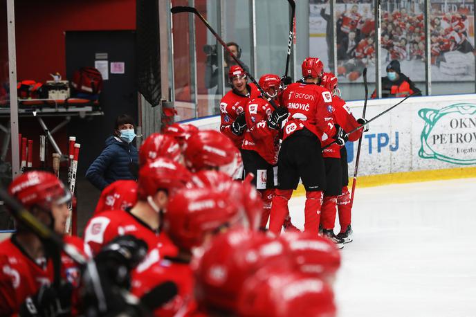 HDD Sij Acroni Jesenice HK Olimpija | Hokejisti Jesenic so na večnem derbiju s 3:0 premagali Olimpijo. | Foto Peter Podobnik/Sportida