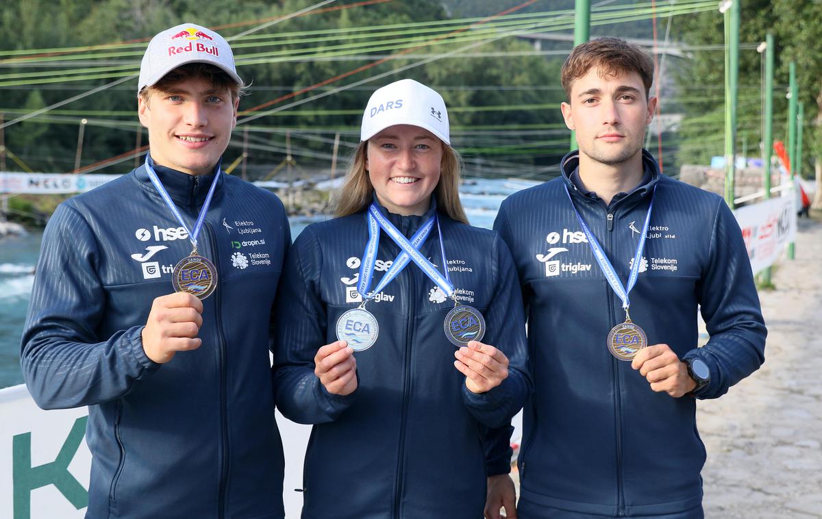 Žiga Lin Hočevar & Eva Alina Hočevar & Jan Ločnikar | Žiga Lin in Eva Alina Hočevar ter Jan Ločnikar so poskrbeli za imeniten zaključek EP v Solkanu. | Foto Kajakaška zveza Slovenije