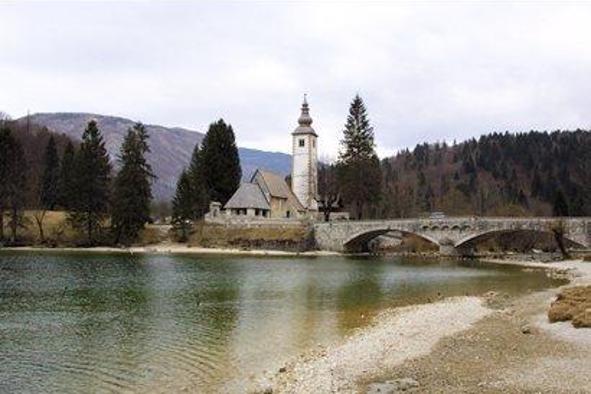 Bledu in Bohinju se obeta dobra turistična sezona